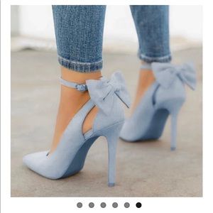 Women’s blue high heel NEW